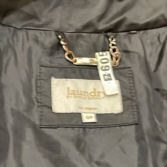 Laundry by Shelli segal down jewel of a coat. Expandable good collar. Black - Picture 4 of 7